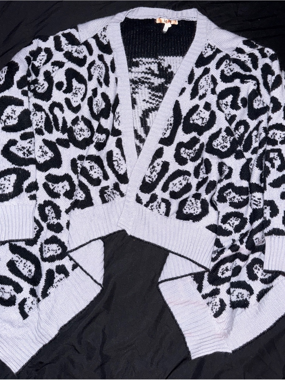 Open-Front Leopard Print Cardigan Sweater - Light Gray & Black